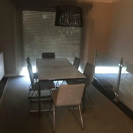 Nyaraló Adosado Con Piscina En *